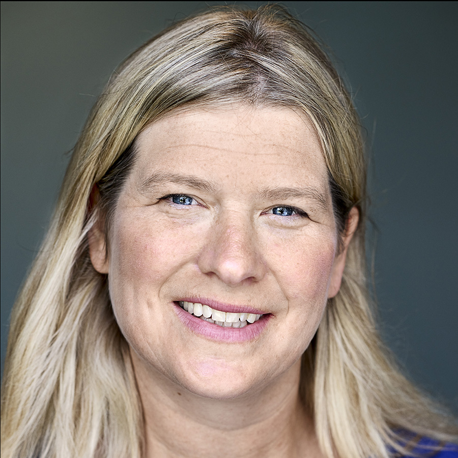 Dr Bev Mackenzie